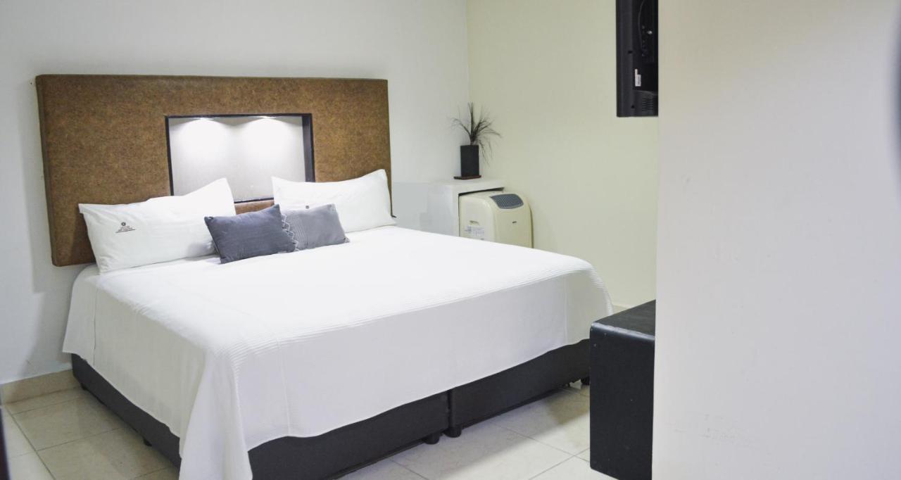 Hotel Paraiso Inn Tehuacán エクステリア 写真